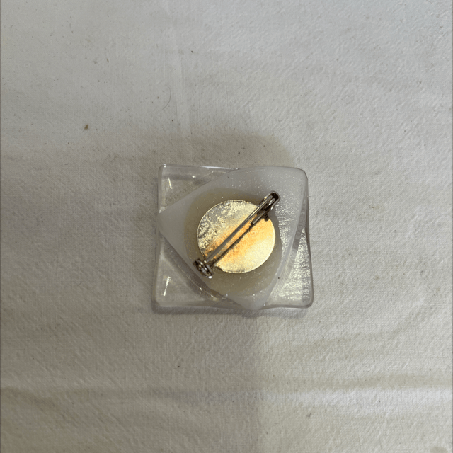 Broche en verre 