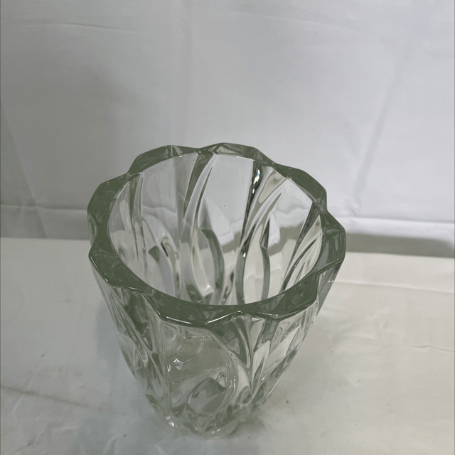 Vase en verre blanc