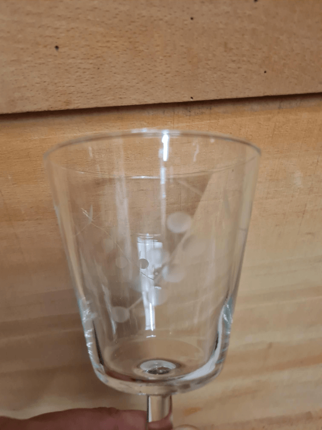 12 verres a vin gravés vintage H10 Diam 8