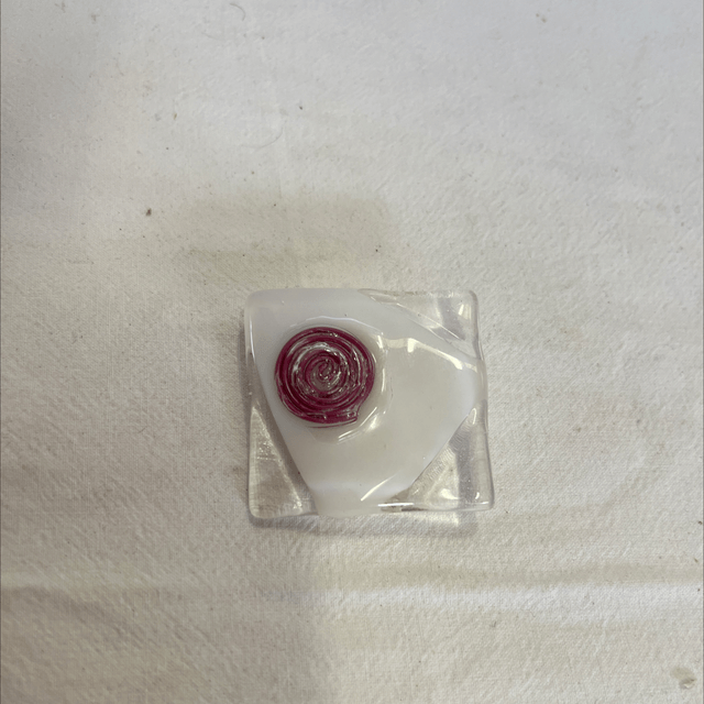 Broche en verre 