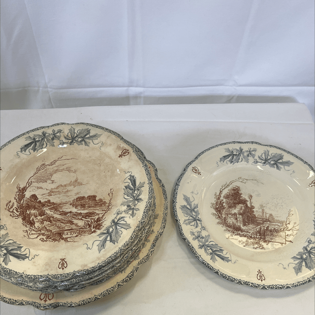 6 assiettes et 1 plat Louis XV