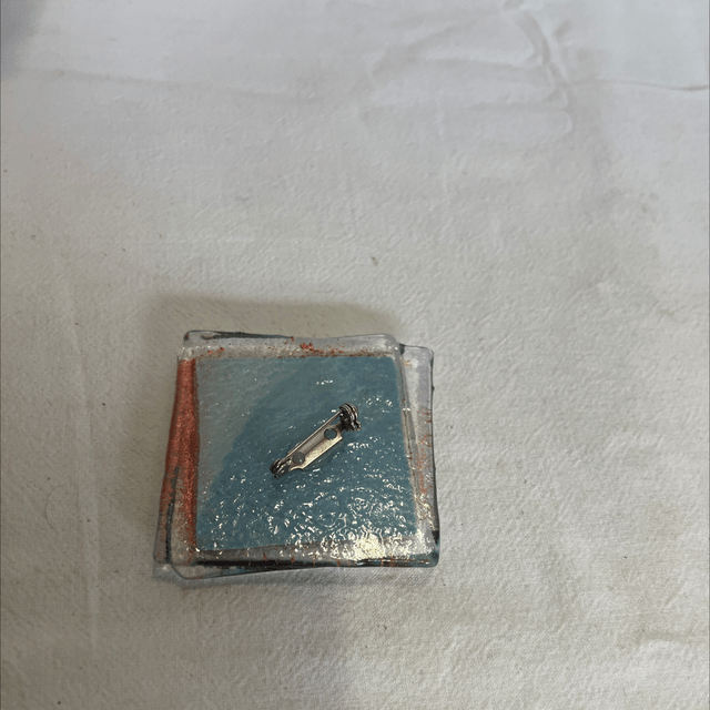 Broche en verre
