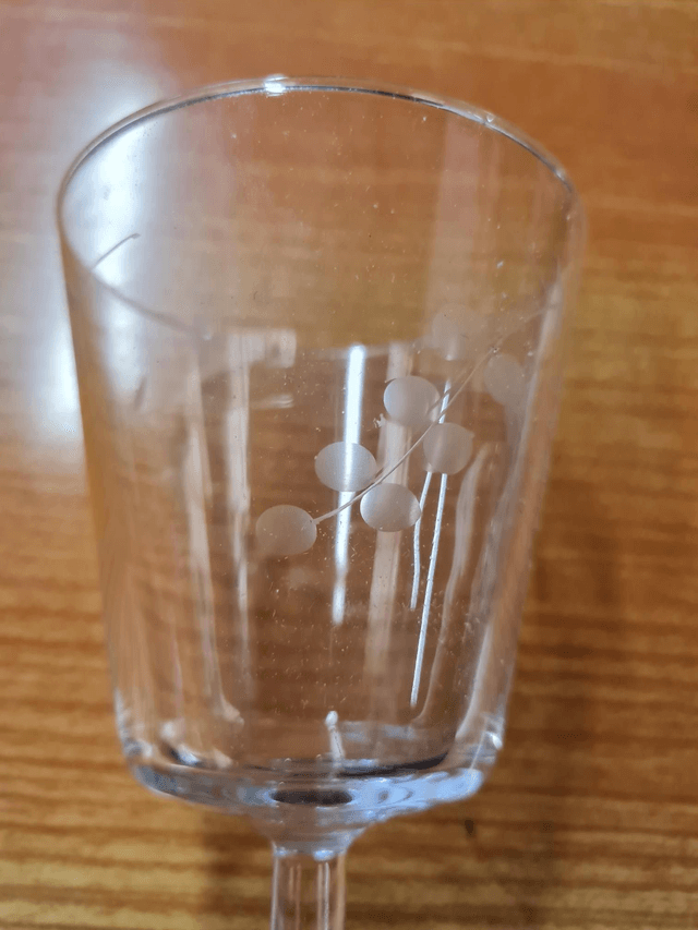 12 verres a vin gravés vintage H10 Diam 8