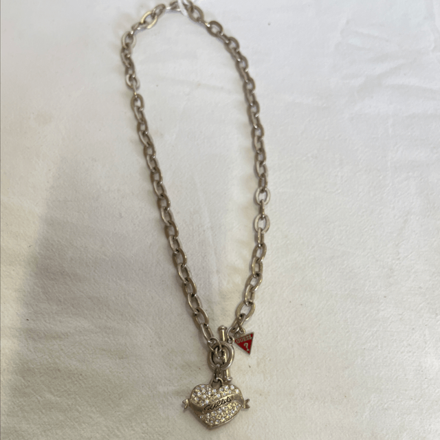collier guess
