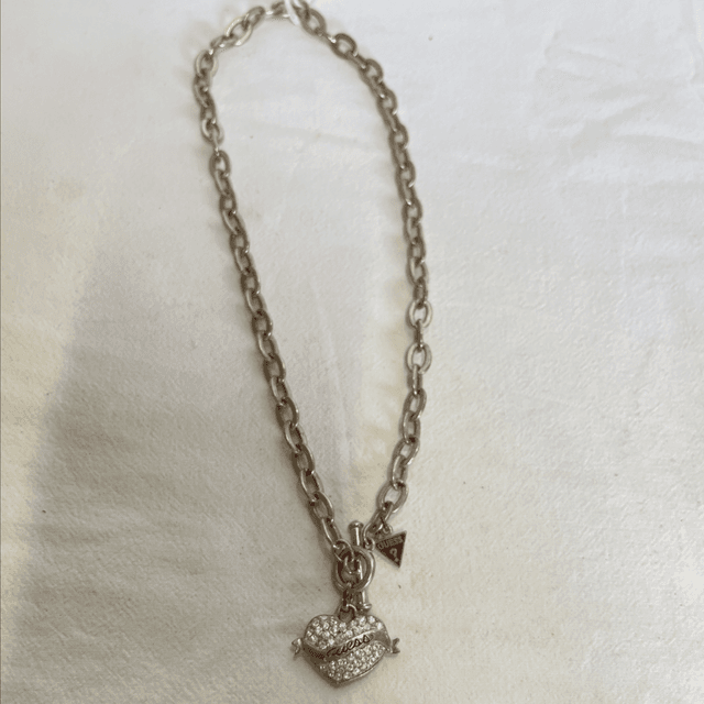 collier guess